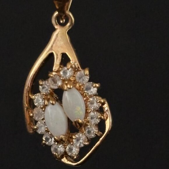 Vintage OPAL Pendant Necklace, Dolphin Ore 18K Gold Electroplate - Picture 3 of 6